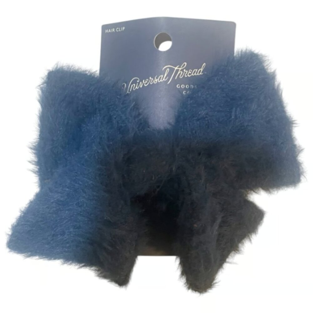 Universal Tread Hair Clip Blue 10796576 1 pc